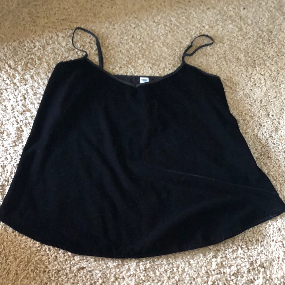 Black velvet tank top!